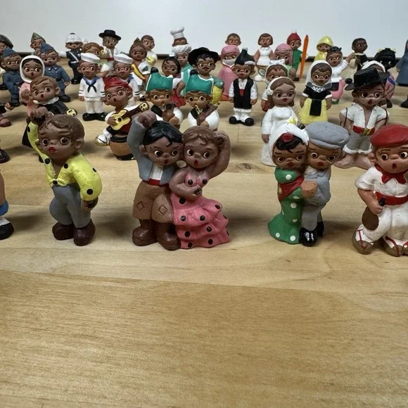 Vintage Spanish Terra Cotta Miniature Mud People  Lot of 65 - Picture 4 of 16